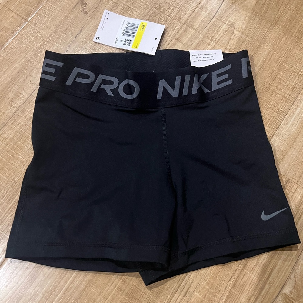 Black Nike Pros